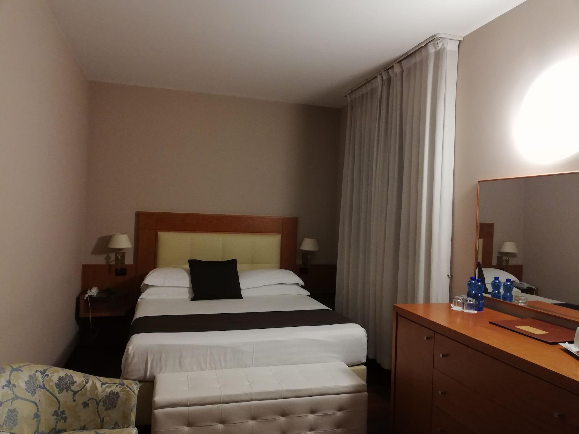 Hotel Clarin 14 By Dori 佩斯基耶拉德加达 外观 照片